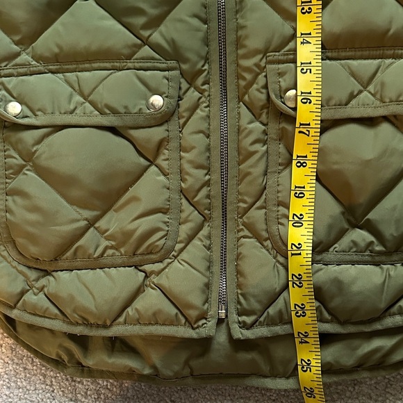 J. Crew Excursion Quilted Down Vest Olive Green XS Cabincore Outdoors Preppy - Picture 7 of 9